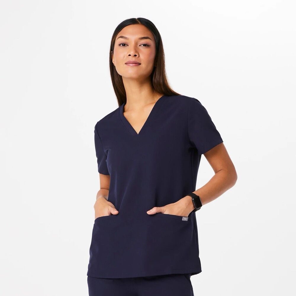 Figs Women’s Casma Scrub Top Navy Blue Three Pocket Short Sleeve XL